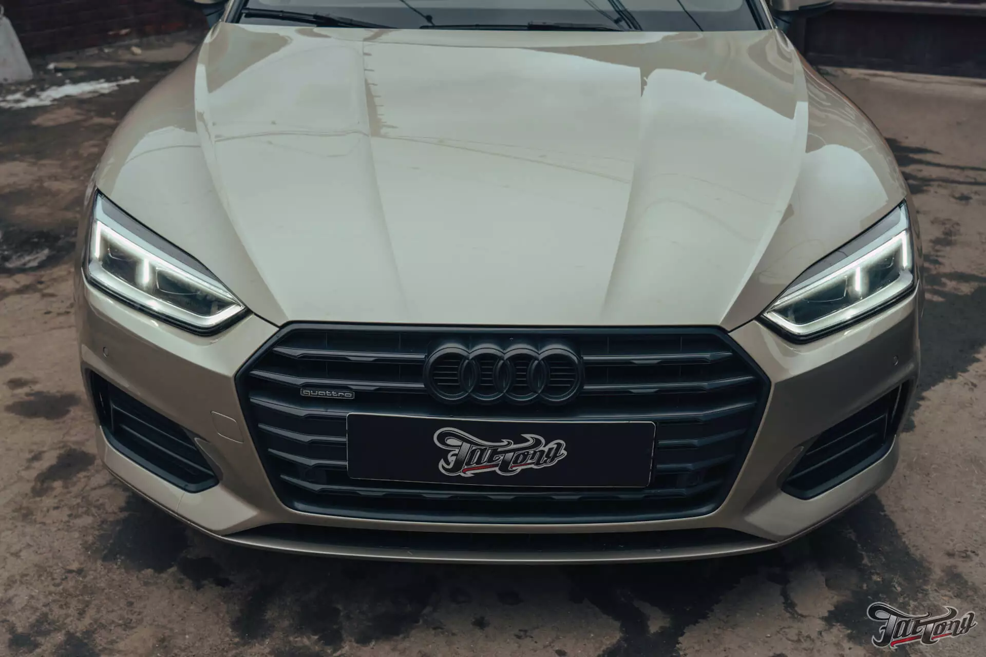 Audi A5. Кузовной ремонт, полная расклейка винила